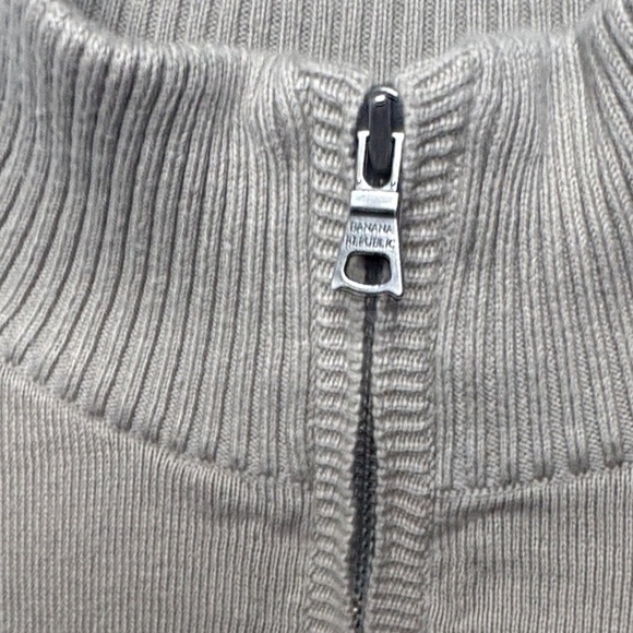 Banana Republic Men's Taupe Argyle Zip-Up Sweater - Picture 3 of 6